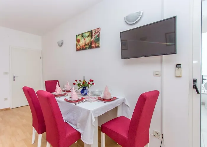 Apartments Snjezana Makarska