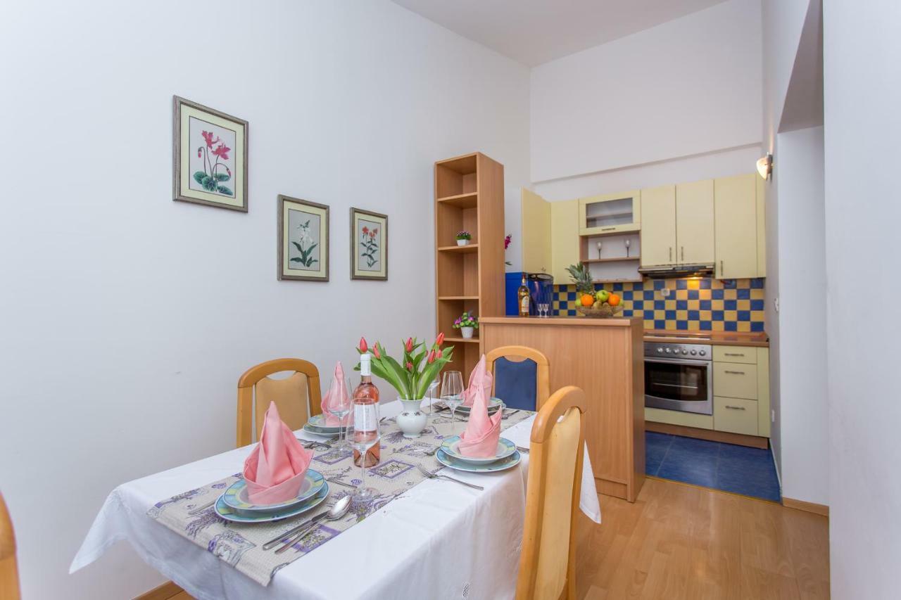 Snjezana Apartment Makarska