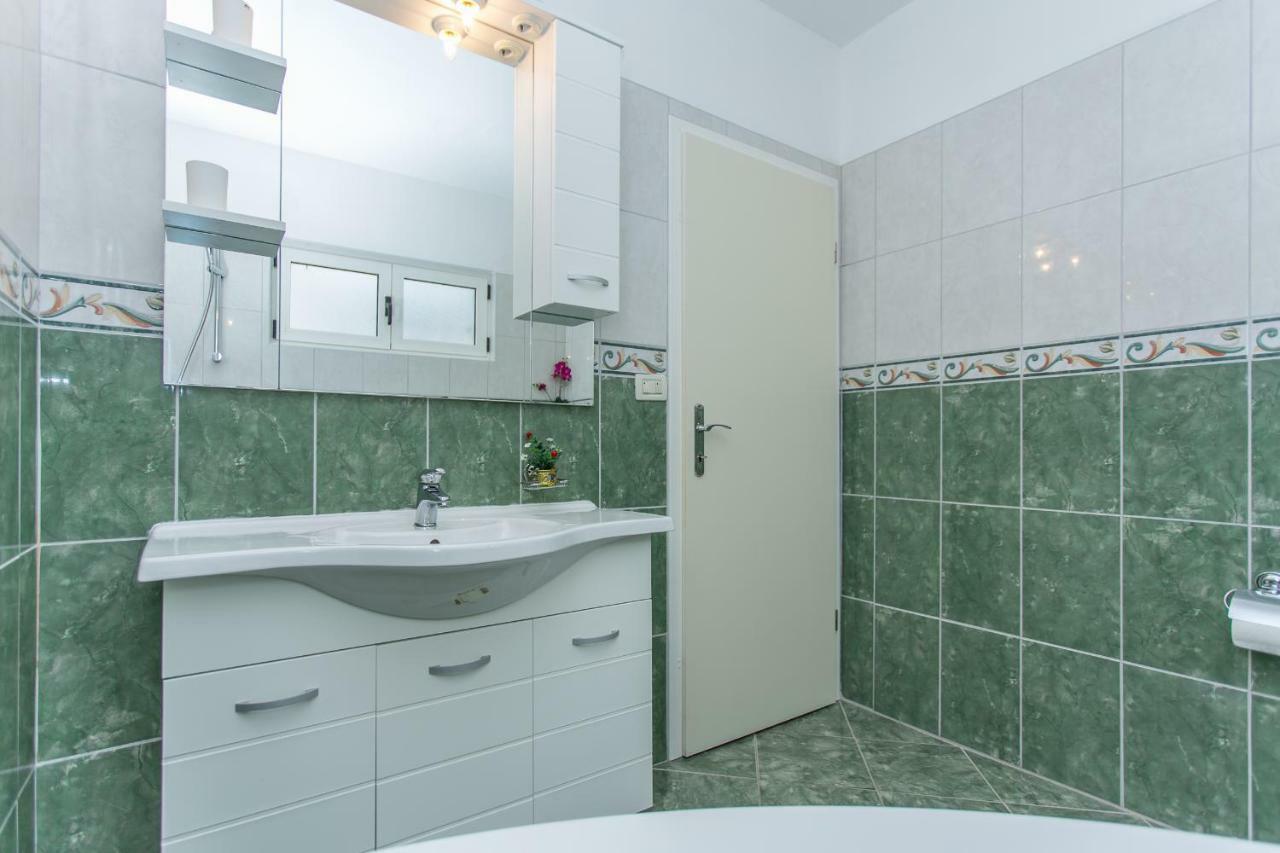 Snjezana Apartment *