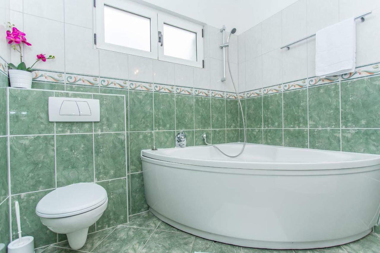 Snjezana Apartment Makarska