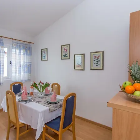 Apartments Snjezana Makarska Exterior photo