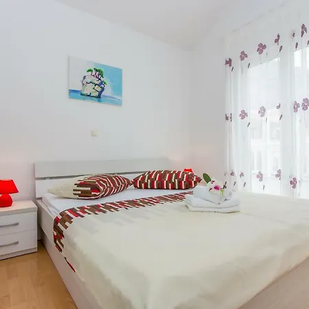 Apartments Snjezana Makarska Exterior photo