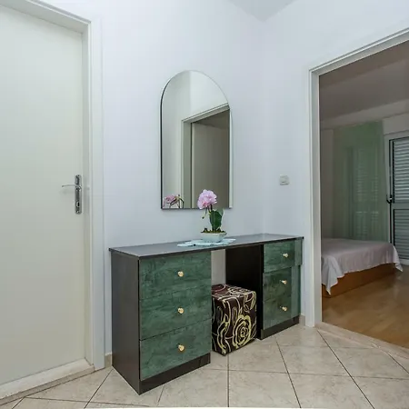 Apartments Snjezana Makarska Room photo
