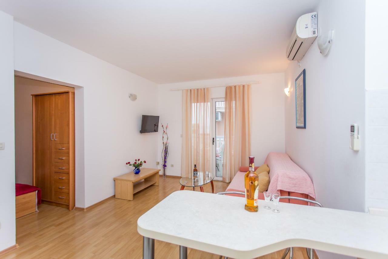 Snjezana Apartment *
