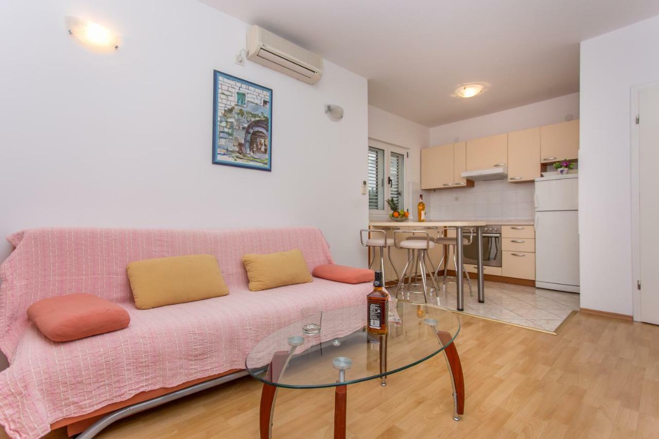 Apartment Snjezana *
