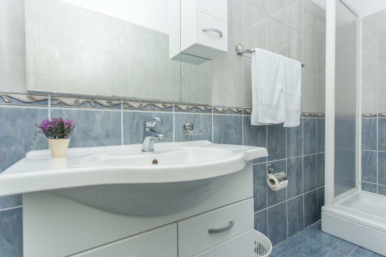 Apartment Snjezana *